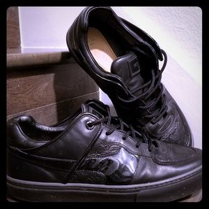 Louis Vuitton Mens Sneakers - Black Patent Leather